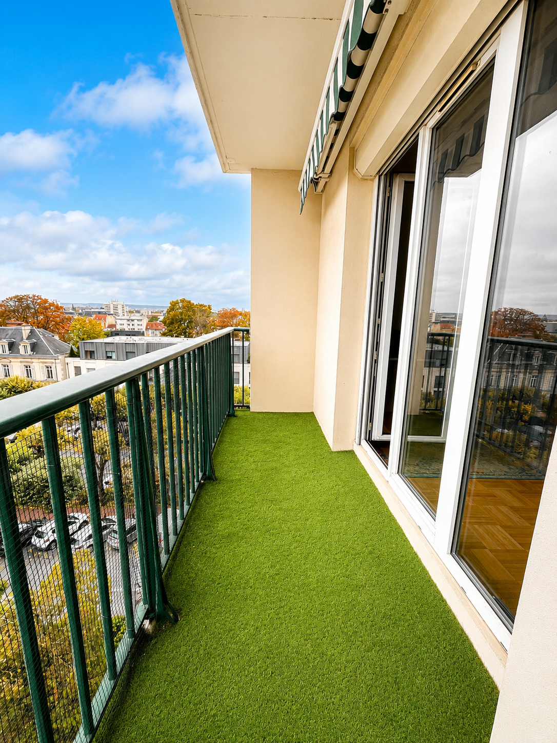 REIMS   Boulevard Pasteur   Appartement 3 pièces rénové avec balcon et vue dégagée